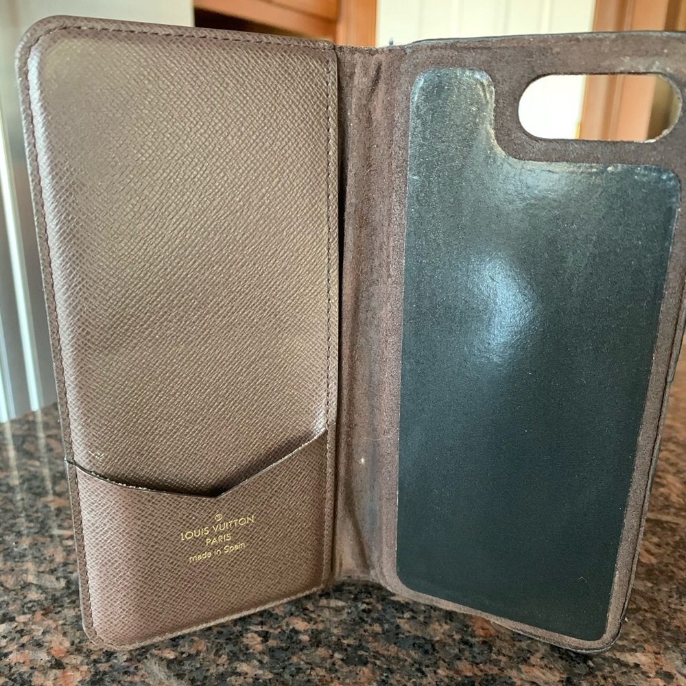 Louis Vuitton iPhone 7 Plus & 8 Plus Folio - Picture 2 of 8